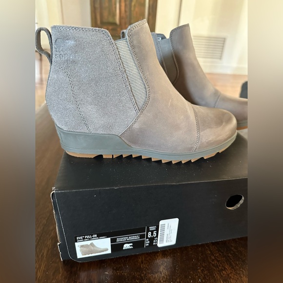 Sorel Women's Gray “Evie” pull on bootie - Picture 2 of 16